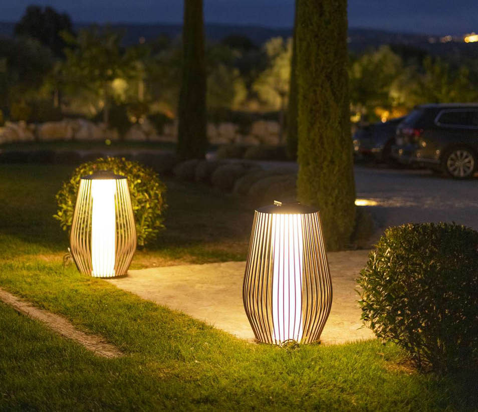 GRANDE LANTERNE SOLAIRE ET RECHARGEARBLE MANDALEY