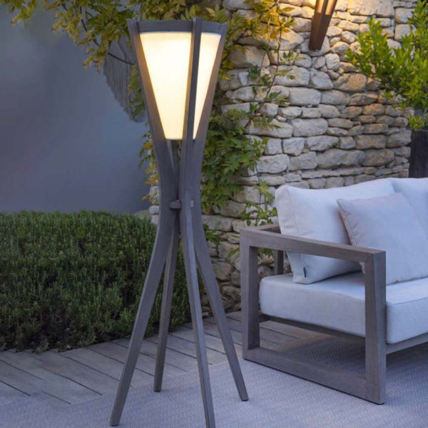 LAMPADAIRE SOLAIRE ET RECHARGEABLE SELVA