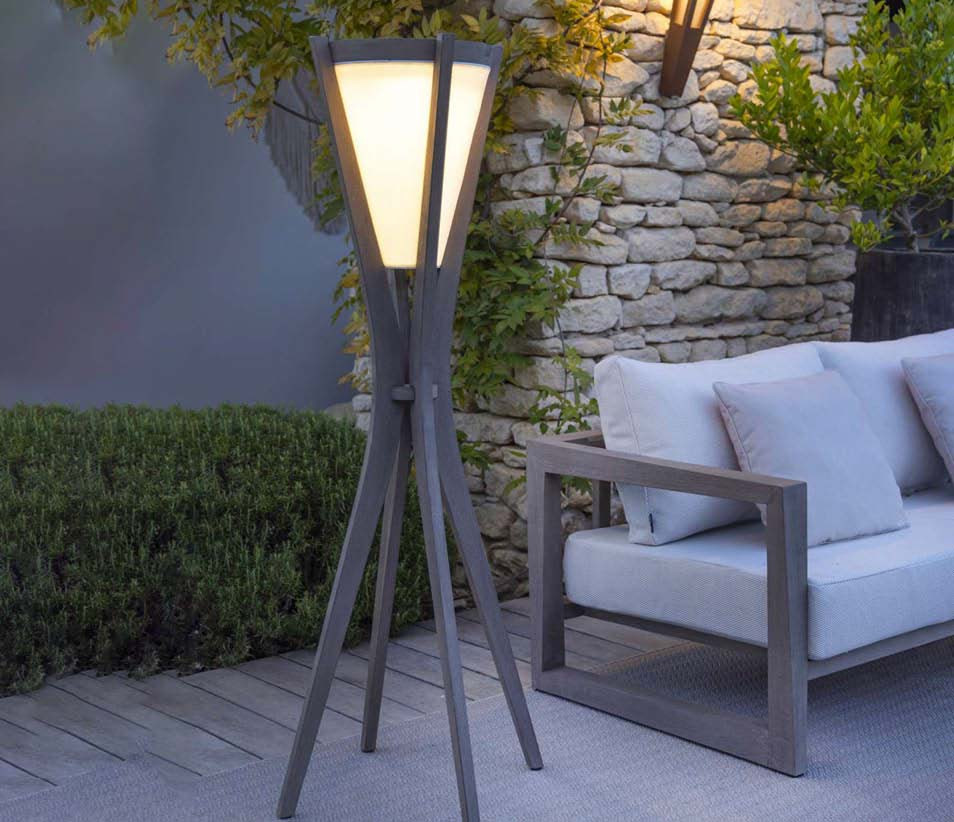 LAMPADAIRE SOLAIRE ET RECHARGEABLE SELVA