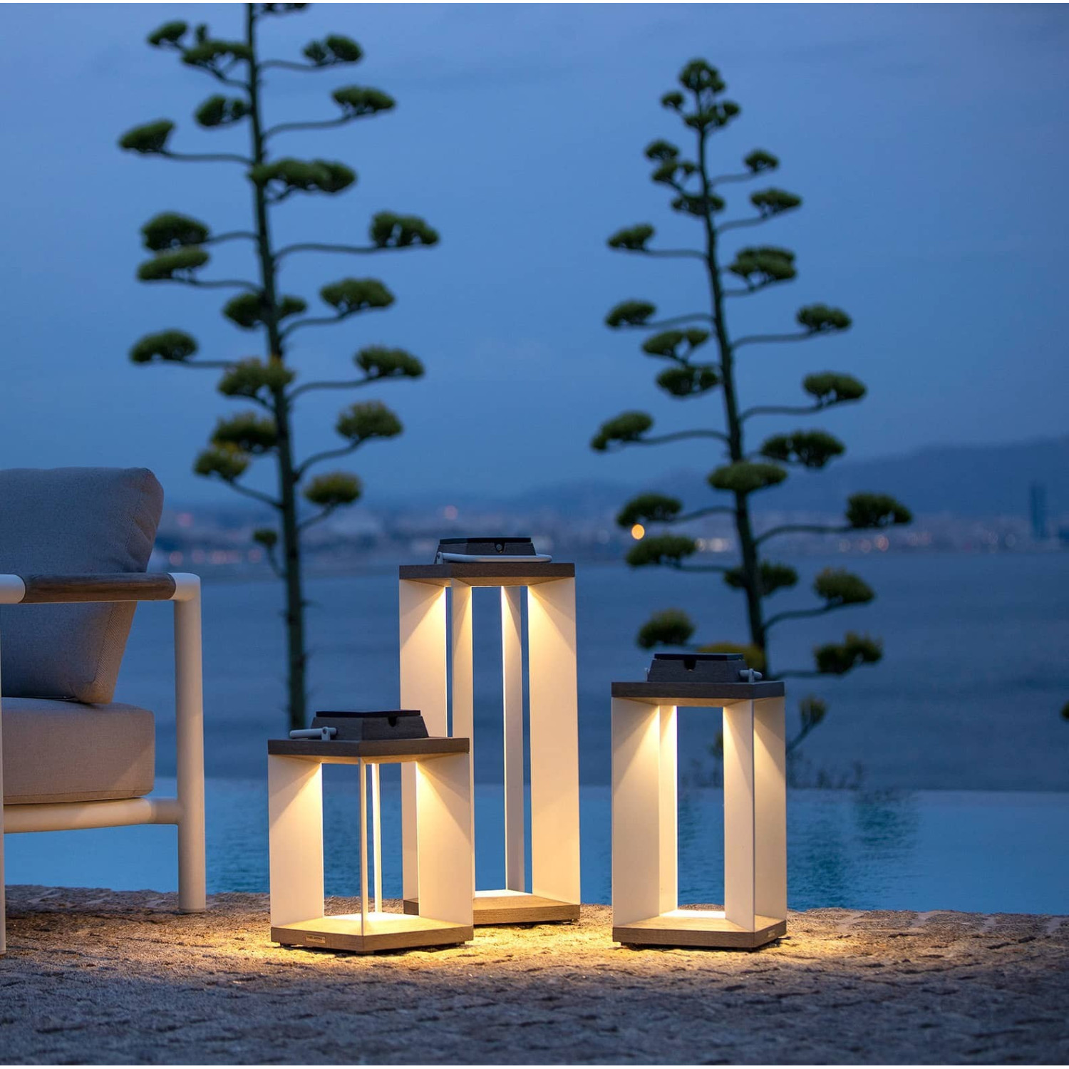 Lanterne Solaire et Rechargeable Les Jardins Teckalu 65